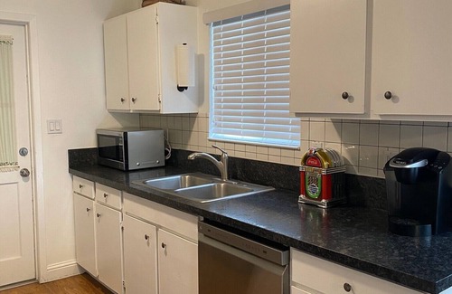 Sparks House | Charming Home in Sparks NV with Beautiful Yard