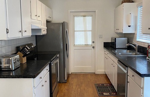 Sparks House | Charming Home in Sparks NV with Beautiful Yard