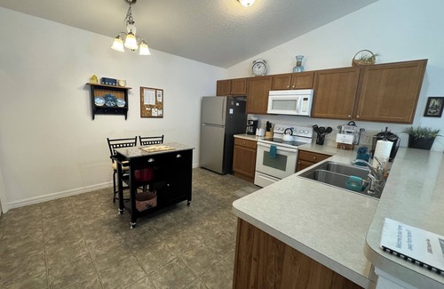 Fernandina House | Charming Home in The Villages - Golf Cart & BBQ - Near Brownwood Paddock Park