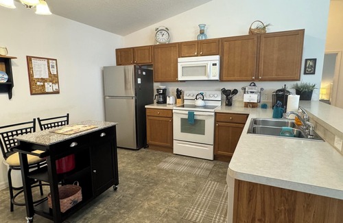 Fernandina House | Charming Home in The Villages - Golf Cart & BBQ - Near Brownwood Paddock Park