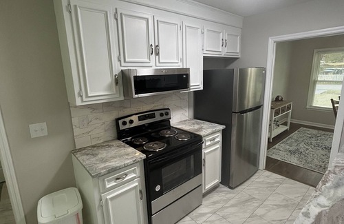 West Ashley House | Charming home in West Ashley - 90% Remodeled - Near plantations and downtown
