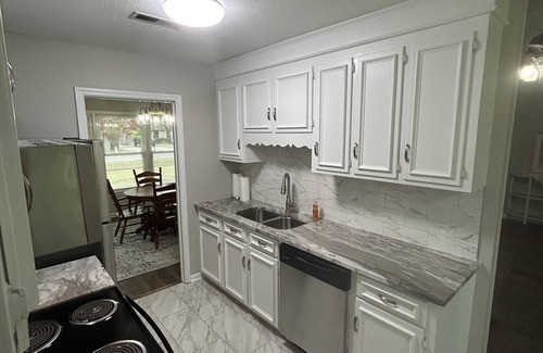 West Ashley House | Charming home in West Ashley - 90% Remodeled - Near plantations and downtown