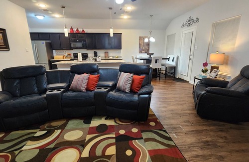 Fort Worth House | Charming home just minutes from Fort Worth Downtown, Stockyards & TCU
