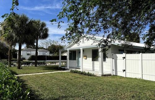 Parker Ridge House | Charming Home near Shops & Beach