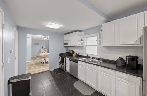 Des Moines House | Charming home near ISF and DT DSM!