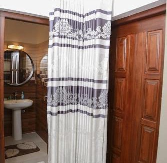 Daluwakotuwa House | Charming home near the beach