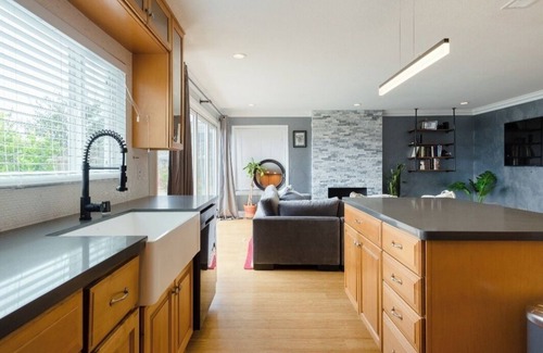 Benicia House | Charming home w/beautiful water View. Near napa and SF