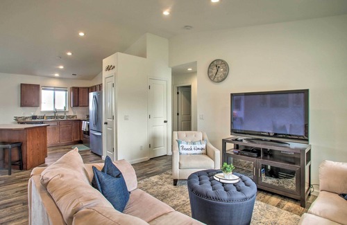 Post Falls House | Charming Home w/Hot Tub, 3 mi to falls park!