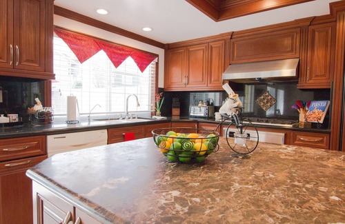 Orange House | Charming Home w/Pool & Spa Near Disneyland, Knotts Berry Farm, and much more