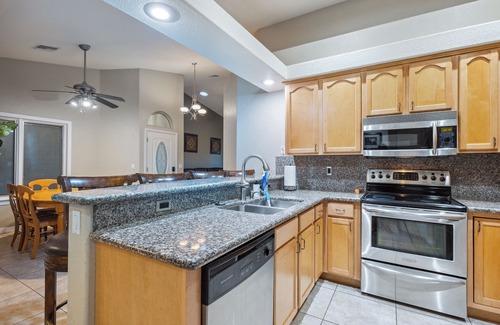 Bullhead City House | Charming Home with River Access and Hot Tub