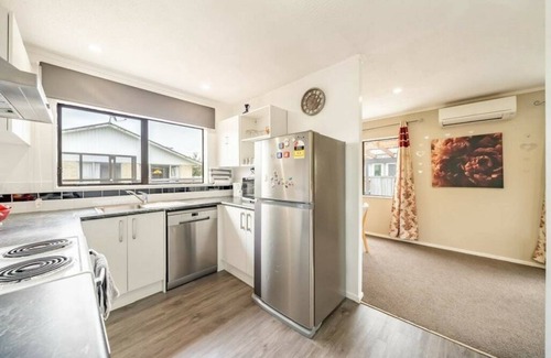Trentham House | Charming home with fantastic location