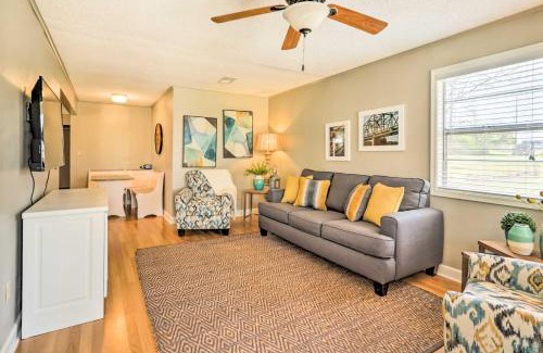 Higden House | Charming Home with Porch Walk to Greers Ferry Lake!