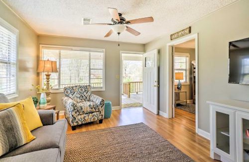 Higden House | Charming Home with Porch Walk to Greers Ferry Lake!