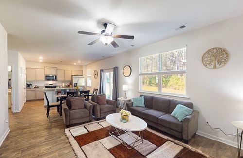 Port Wentworth House | Charming home with pool, patio, dog-friendly space & near the beach