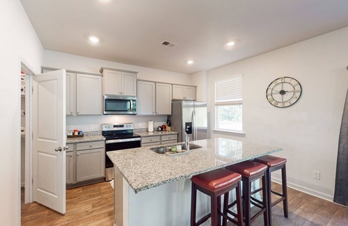 Port Wentworth House | Charming home with pool, patio, dog-friendly space & near the beach
