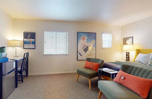 Port Townsend Apartment | Charming hotel suite just steps away from Downtown Port Townsend