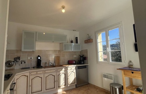 Esparron-de-Verdon House | Charming house near lake, private parking, pets allowed
