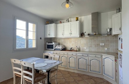 Esparron-de-Verdon House | Charming house near Lake Esparron, 2 bedrooms, parking