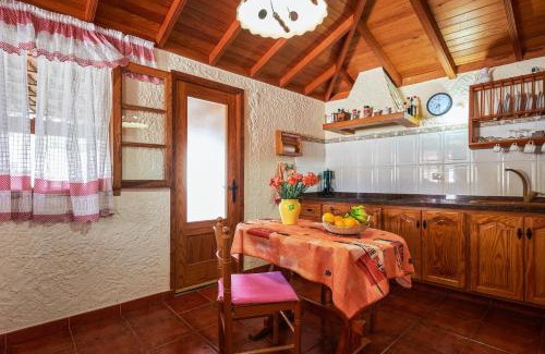 Buenavista del Norte House | Charming House in Buenavista del Norte with Shared Pool