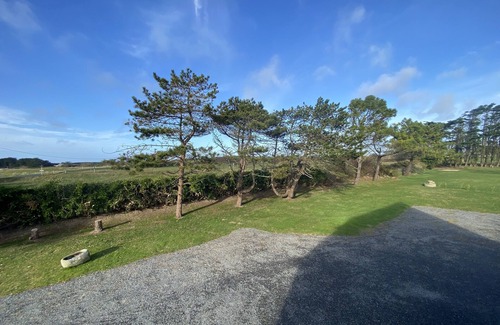 Kerlouan House | Charming house 800m from the sea and Ménéham