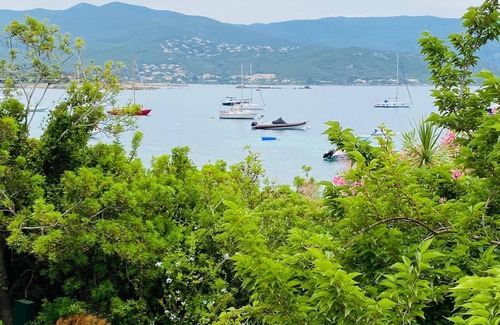 Isolella House | Charming house by the water