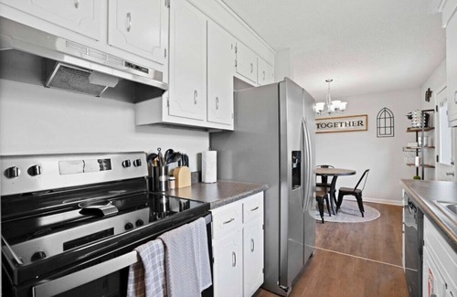 Clarksville House | Charming House Close to Fort Campbell and Casino