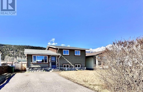 Smithers House | Charming house close to downtown. Pet friendly!