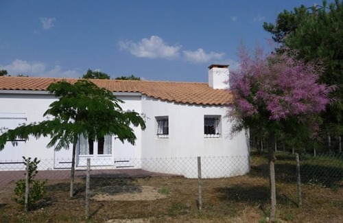 La Faute-sur-Mer House | Charming House Near the Beach with Garden, Pets Allowed