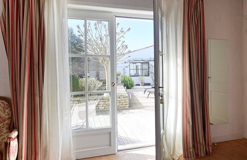 Les Portes-en-Re House | Charming House Near Village Center with Garden, Terraces, and Close to Beaches