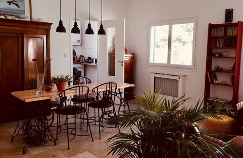 Le Bouscat House | Charming House Ideally Located With Furnished Terrace, 3 Bedrooms & Parking