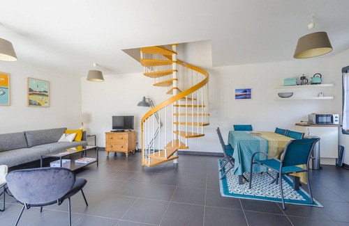 Angoulins House | Charming House in Angoulins - Near Beach, WiFi, Baby Equipment, Sleeps 6
