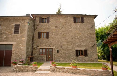 Caprese Michelangelo House | Charming house in Caprese Michelangelo with shared pool