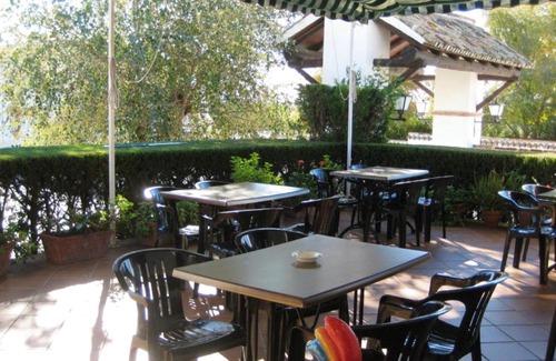 Hornachuelos House | Charming House in Hornachuelos with Shared Pool
