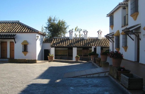 Hornachuelos House | Charming House in Hornachuelos with Shared Pool