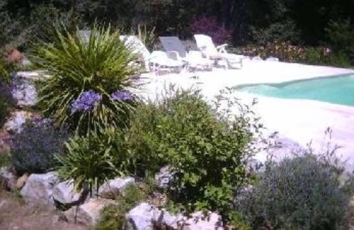 Maubec House | CHARMING HOUSE IN LUBERON WITH HEATED POOL AND SPA