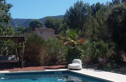 Maubec House | CHARMING HOUSE IN LUBERON WITH HEATED POOL AND SPA