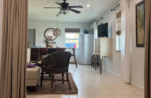 North Port House | Charming house in North Port A Stones throw to Warm Mineral Springs.