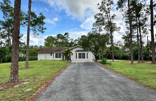 Naples House | Charming house in peaceful Naples surrounded by nature and close to the beach