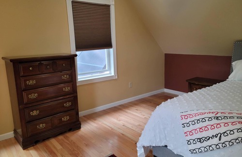 Pittsfield House | Charming house in Pittsfield with cozy vibes. Next to a reserve and a lake.