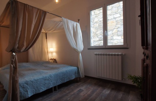 Diano San Pietro Villa | Charming house in the olive groves, view of Diano Marina, up to 8 people, 4.5 km from the sea