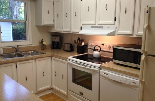 Putnam Hall House | Charming House in Beautiful North Florida, Keystone Heights, 40 Min to U.F.