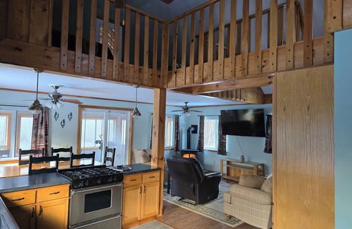 Lincoln House | Charming house with 5 beds sleeps 10 in Lincoln with WiFi access