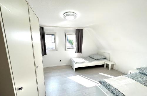 Fischeln Apartment | Charming House with Garden in Krefeld