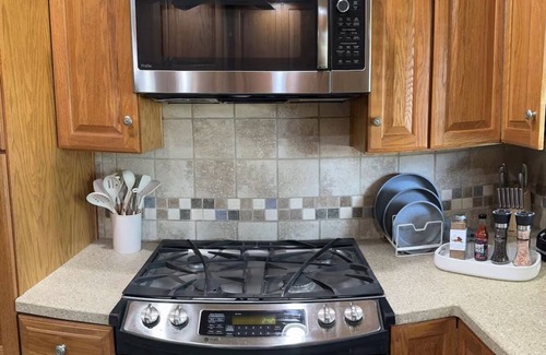 Bakersfield House | Charming house with Pool, AC, Heater and WiFi in beautiful Bakersfield