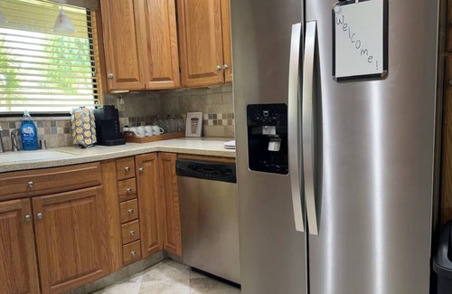 Bakersfield House | Charming house with Pool, AC, Heater and WiFi in beautiful Bakersfield