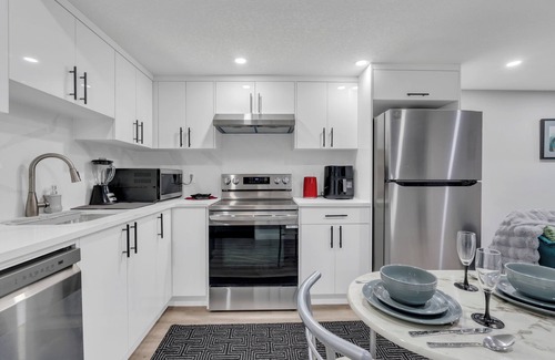 Calgary House | Charming house with WiFi in Livingston for a cozy getaway, close to the airport