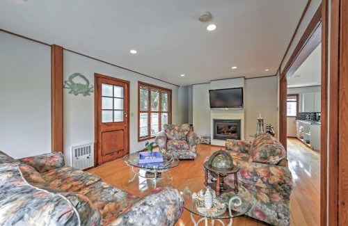 Hyannis House | Charming Hyannis Home with Deck Walk to Beach!