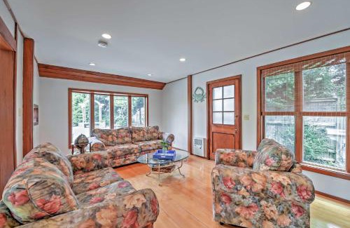 Hyannis House | Charming Hyannis Home with Deck Walk to Beach!
