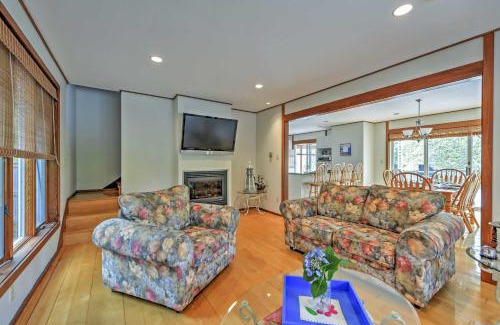 Hyannis House | Charming Hyannis Home with Deck Walk to Beach!