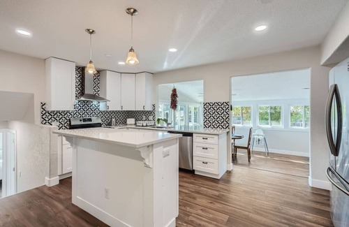 Arvada House | Charming I Family Friendly I 4bd 2ba Arvada Home
